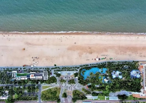 ？谑姓涡薷春Ｍ、、滨海湿地，，，修建绿色长廊，，，海域生态情形获得显著改善——“蓝色海湾” 实现“滩净湾美”