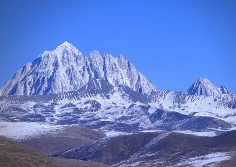 四川：：：“遥感+AI”！300余个高原湖泊水下地形首次摸清